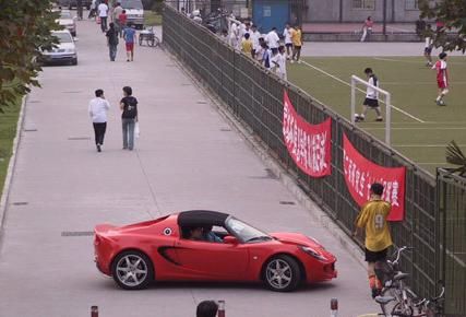 高?，F(xiàn)富家子弟會(huì)所 有私家車(chē)成入會(huì)條件