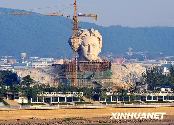 32米毛澤東巨型雕塑現(xiàn)長(zhǎng)沙