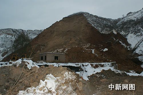 山西中陽(yáng)山體滑坡23人被埋(圖)